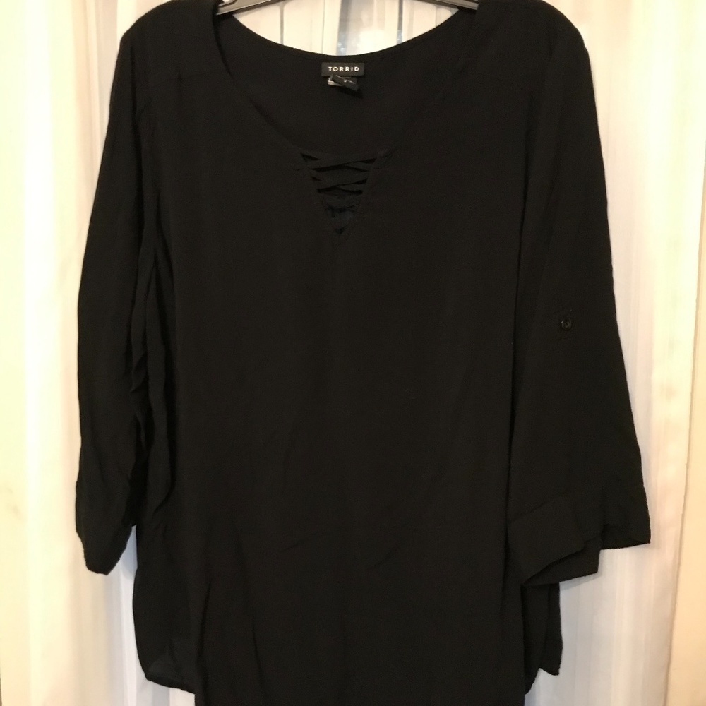 Torrid Black Top Sz 2